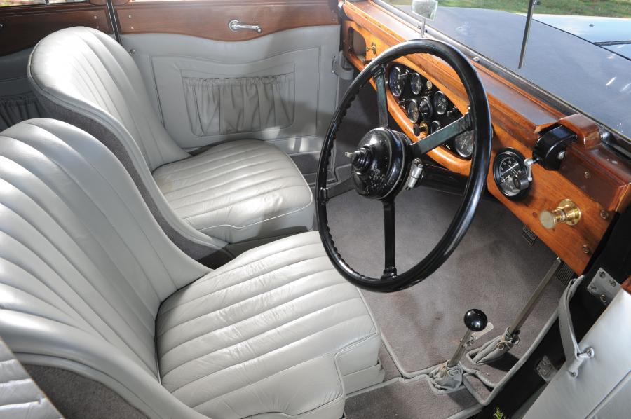 Интерьер Lagonda 16/80 Saloon by Weymann 1933 года  (фото 13 из 17)